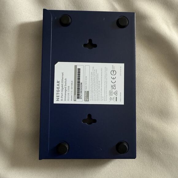 Netgear ProSafe GS108v4 8 Port Gigabit Desktop Ethernet Unmanaged Switch ProSafe - Picture 9 of 13